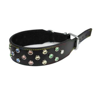 Fodrat läderhalsband med beslag i mässing och dekor av färgade stenar, 60cm x 50mm